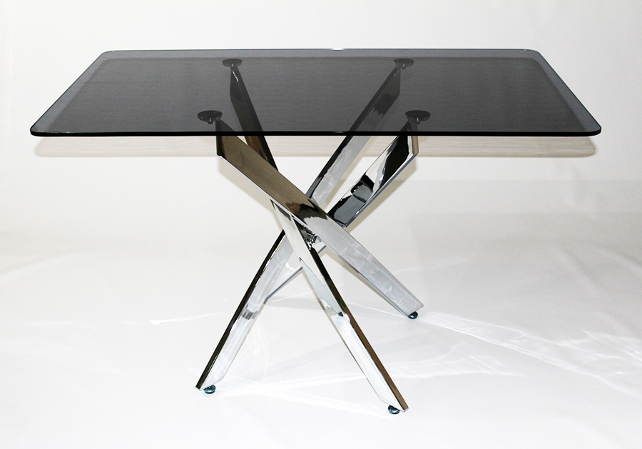 Дизайнерский стол из стекла