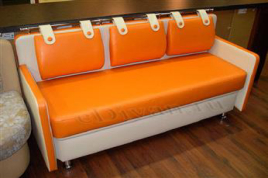 Прямой диван с подлокотниками Метро