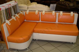 Угловой диван на кухню со спальным местом Метро-СВ в экокоже Aries